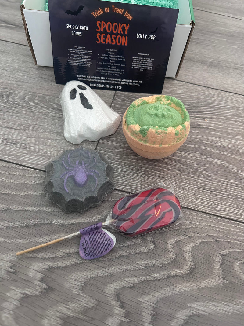 Halloween spooky bath bombs and lolly pop box